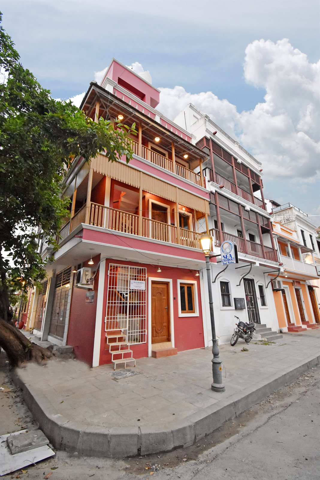 Seagadabout BackPackers