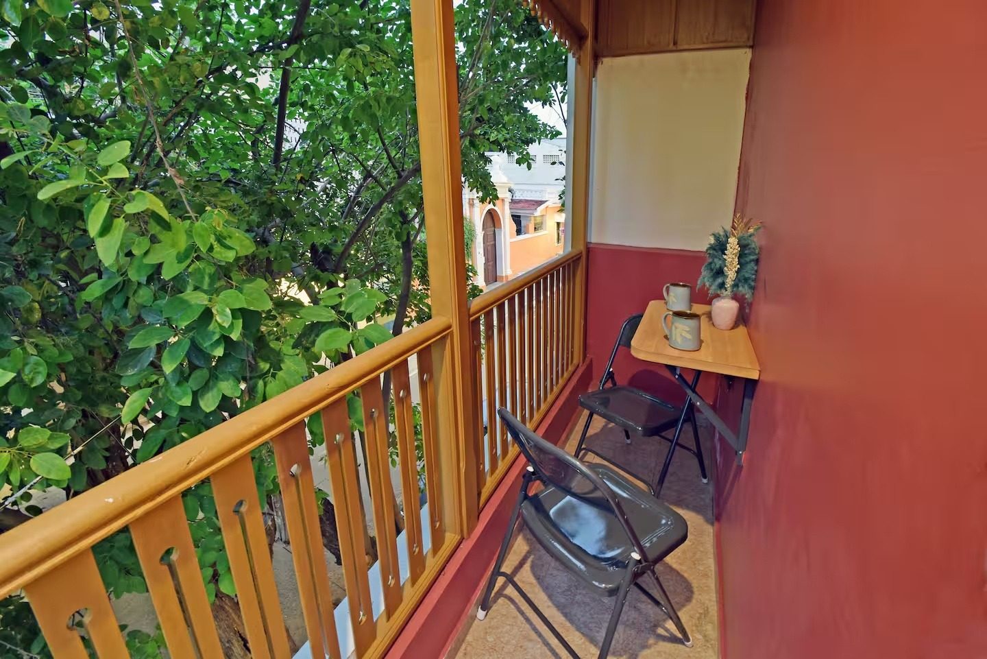 BackPackers Exterior
