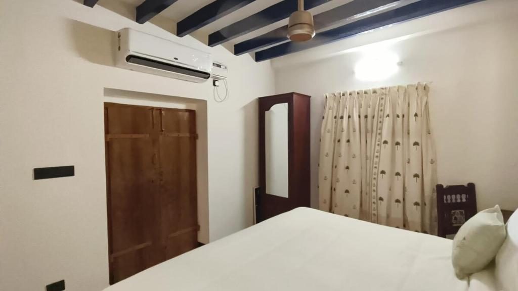 Bedroom Teak Door